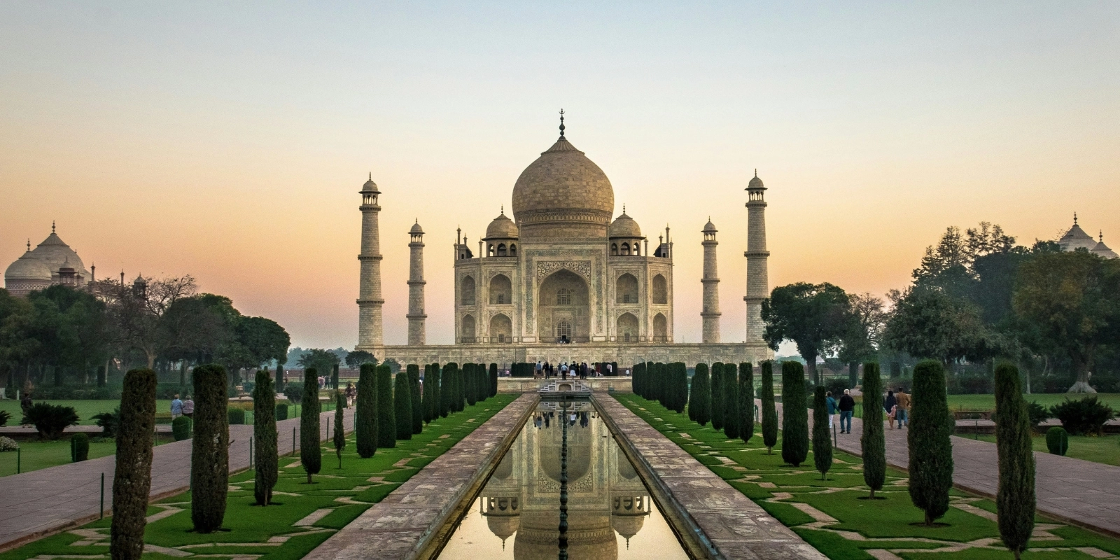 taj mahal green